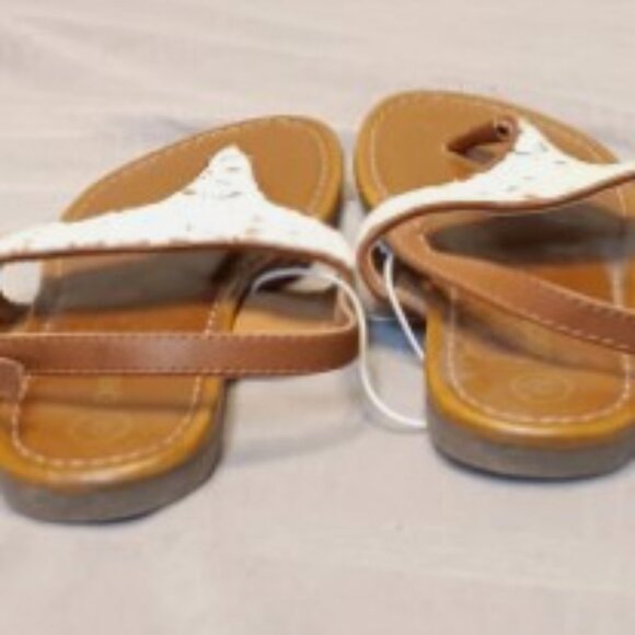 Girls Sandals By Target Size 2 Thong And T-Strap Embroidered, - NWT - Picture 5 of 15